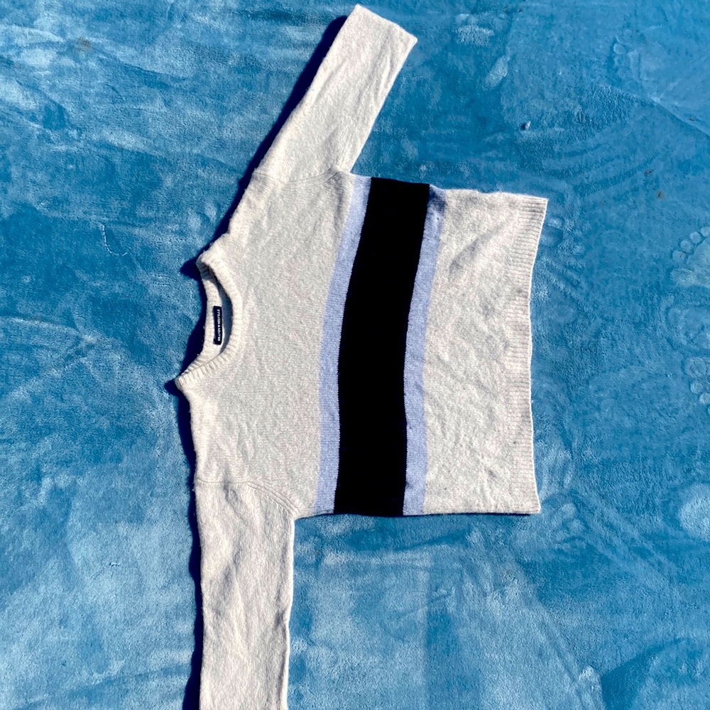 White with blue stripes Brandy Melville sweater with pilling